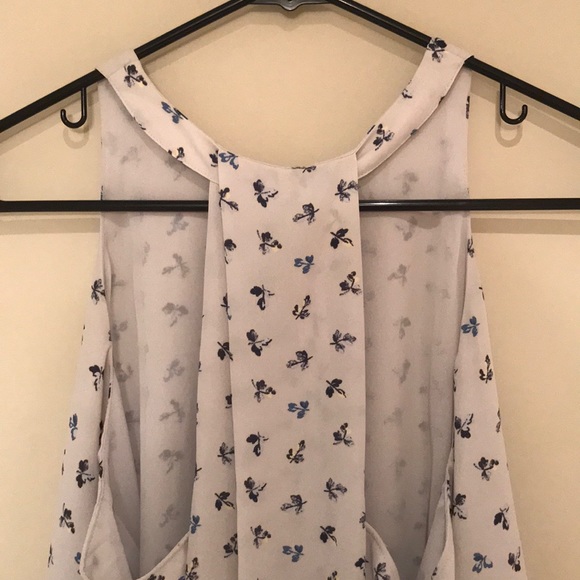 NWOT LOFT Floral Sleeveless Blouse - Picture 3 of 3